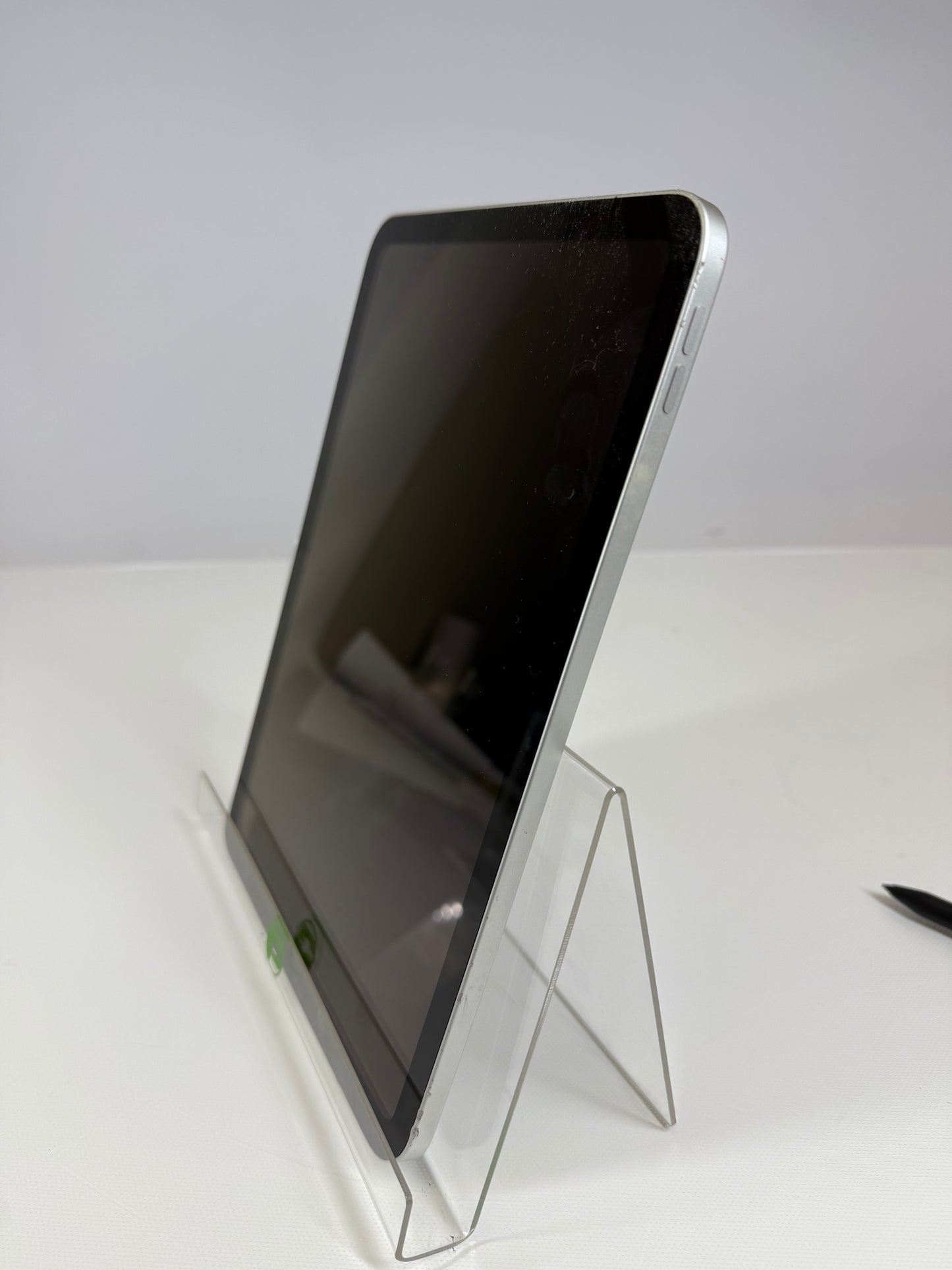 WiFi Only Apple iPad 11" (A16) 128GB Silver MD3Y4LL/A