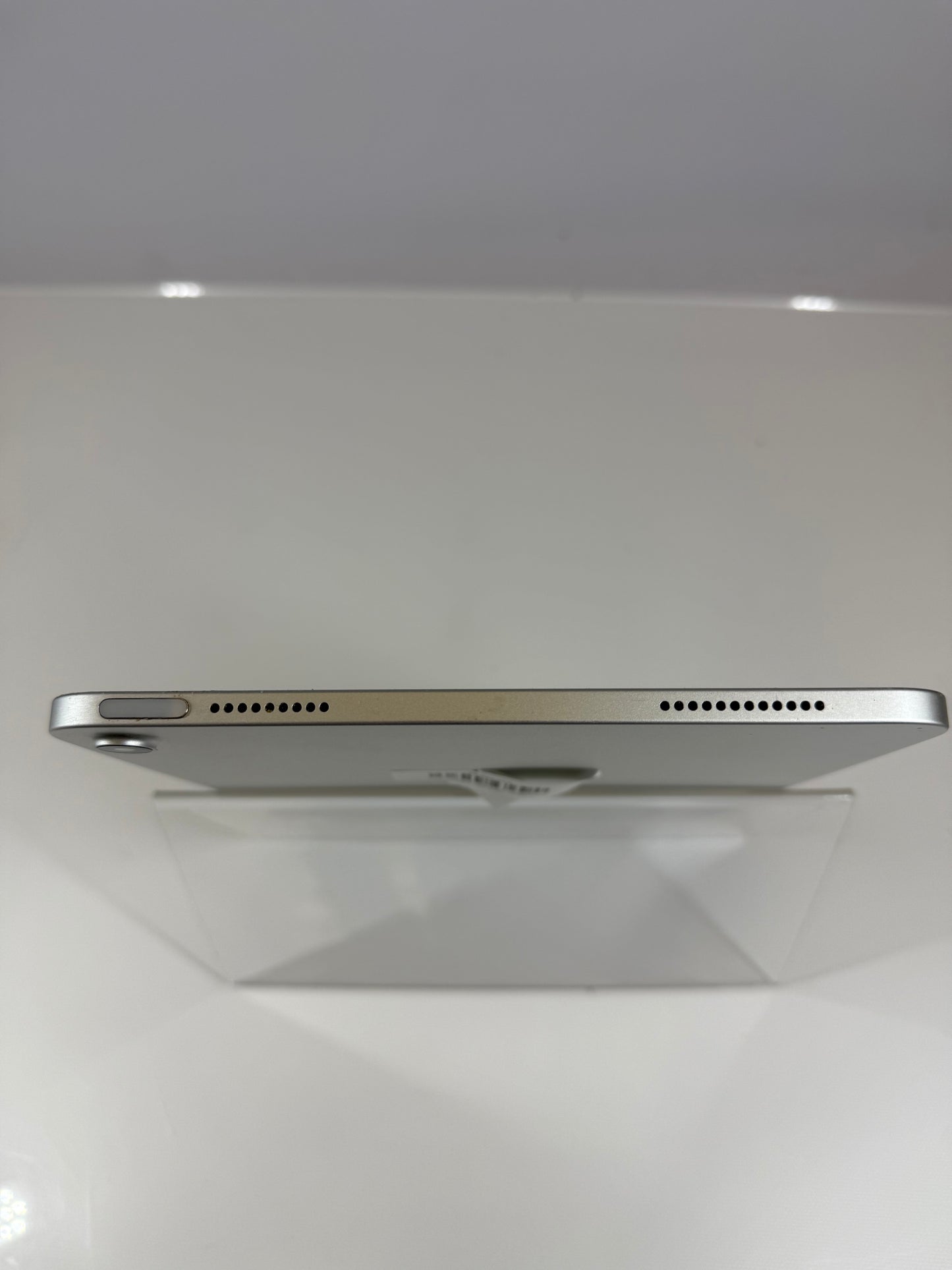 WiFi Only Apple iPad 11" (A16) 128GB Silver MD3Y4LL/A